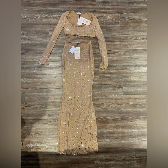 Oh Polly | Dresses | Oh Polly Gold Long Sleeve Dress | Poshmark Oh Polly | Dresses | Oh Polly Gold Long Sleeve Dress | Poshmark